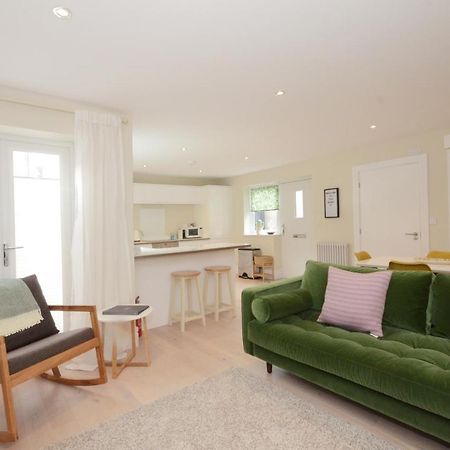 The Mews - 2 Bedroom Luxury, Spacious House With Free Parking ヨーク エクステリア 写真