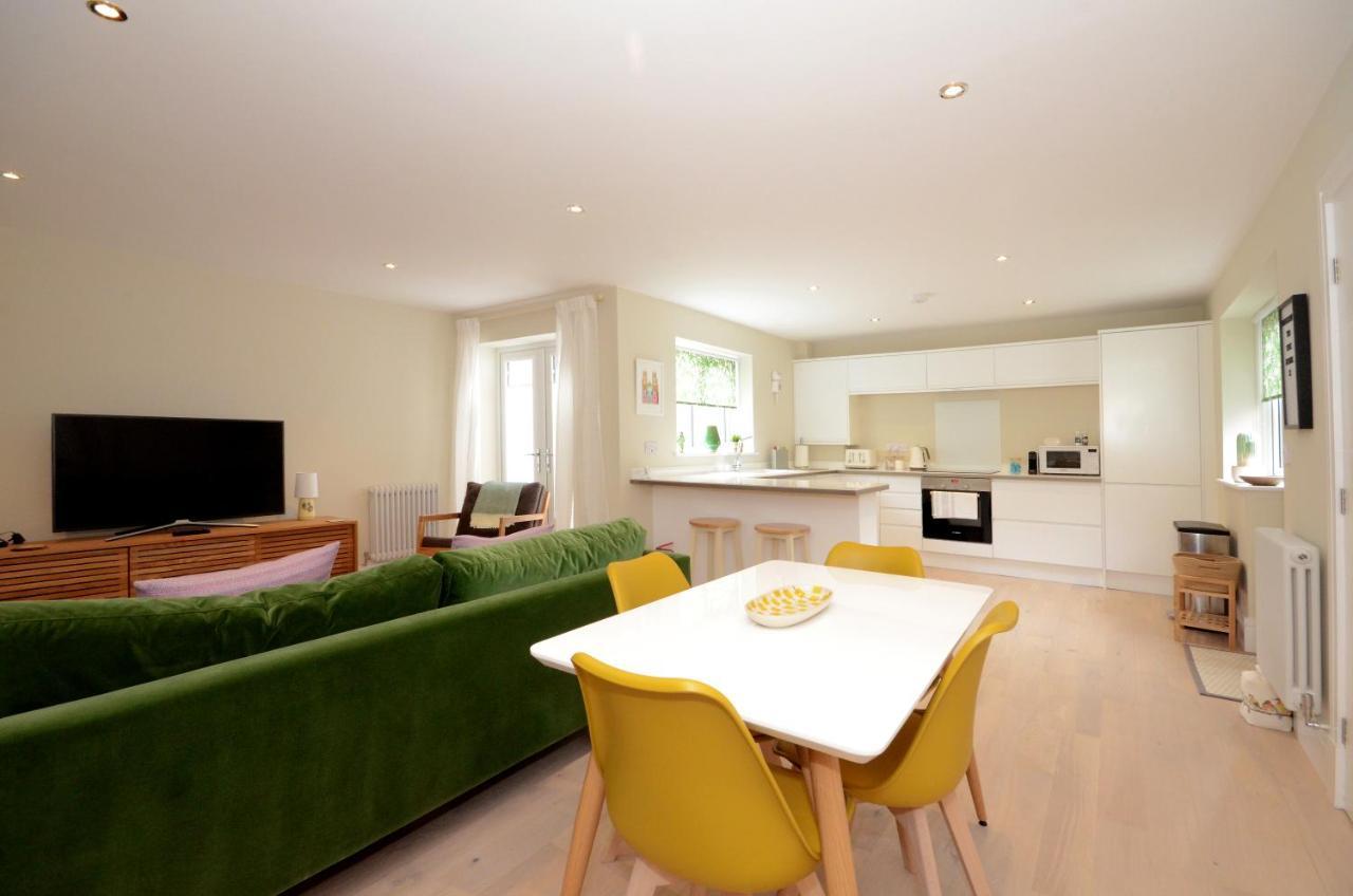 The Mews - 2 Bedroom Luxury, Spacious House With Free Parking ヨーク エクステリア 写真